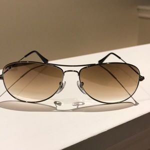 Ray-Bans aviator sunglasses